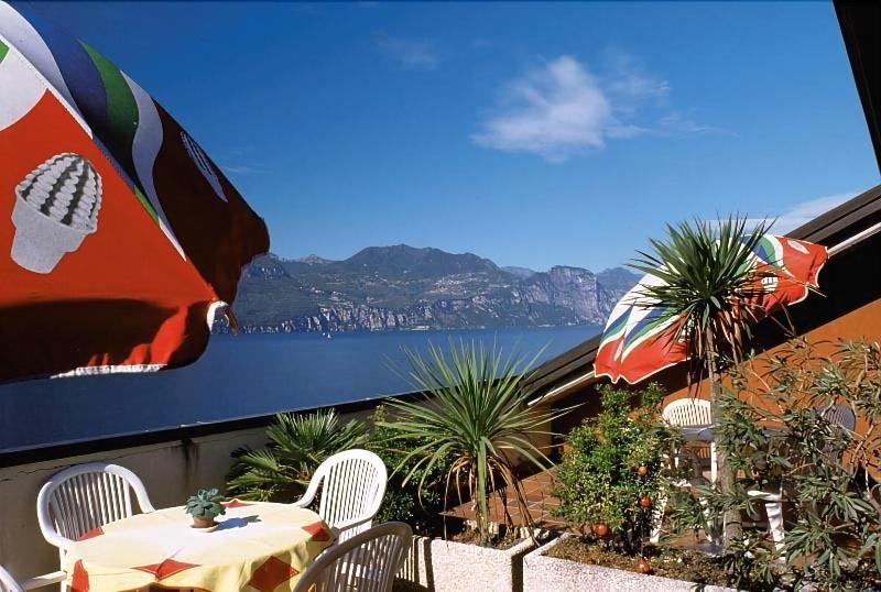 Residence Castelli Brenzone sul Garda Exterior foto