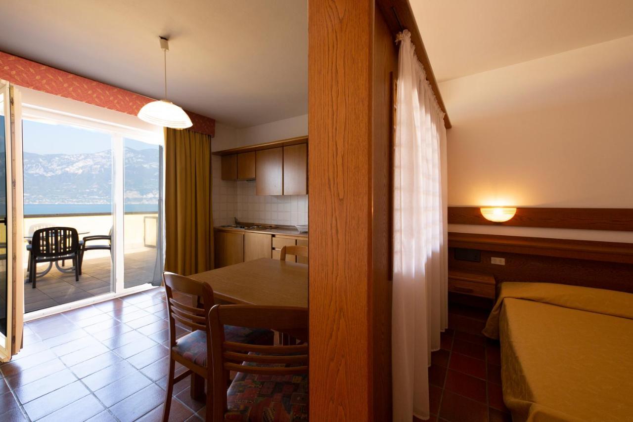 Residence Castelli Brenzone sul Garda Exterior foto