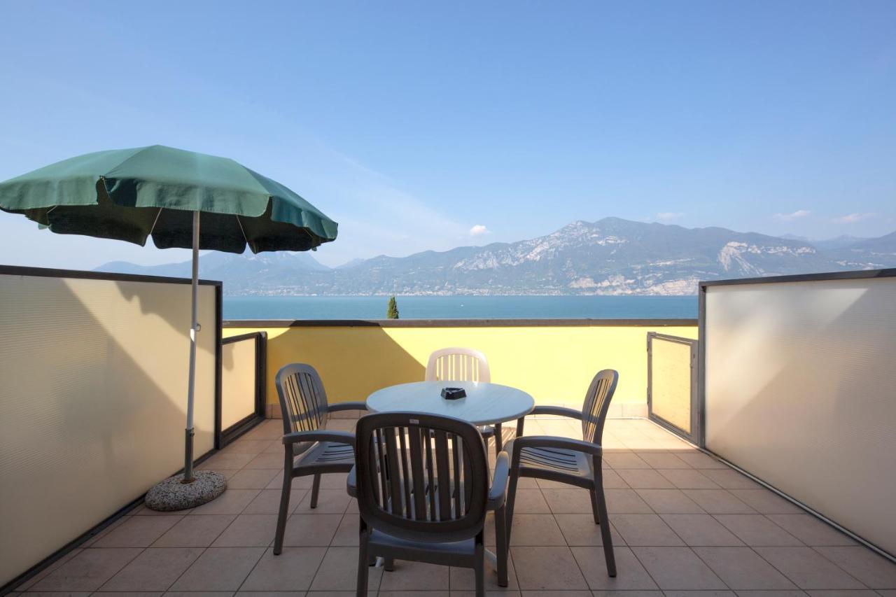 Residence Castelli Brenzone sul Garda Exterior foto
