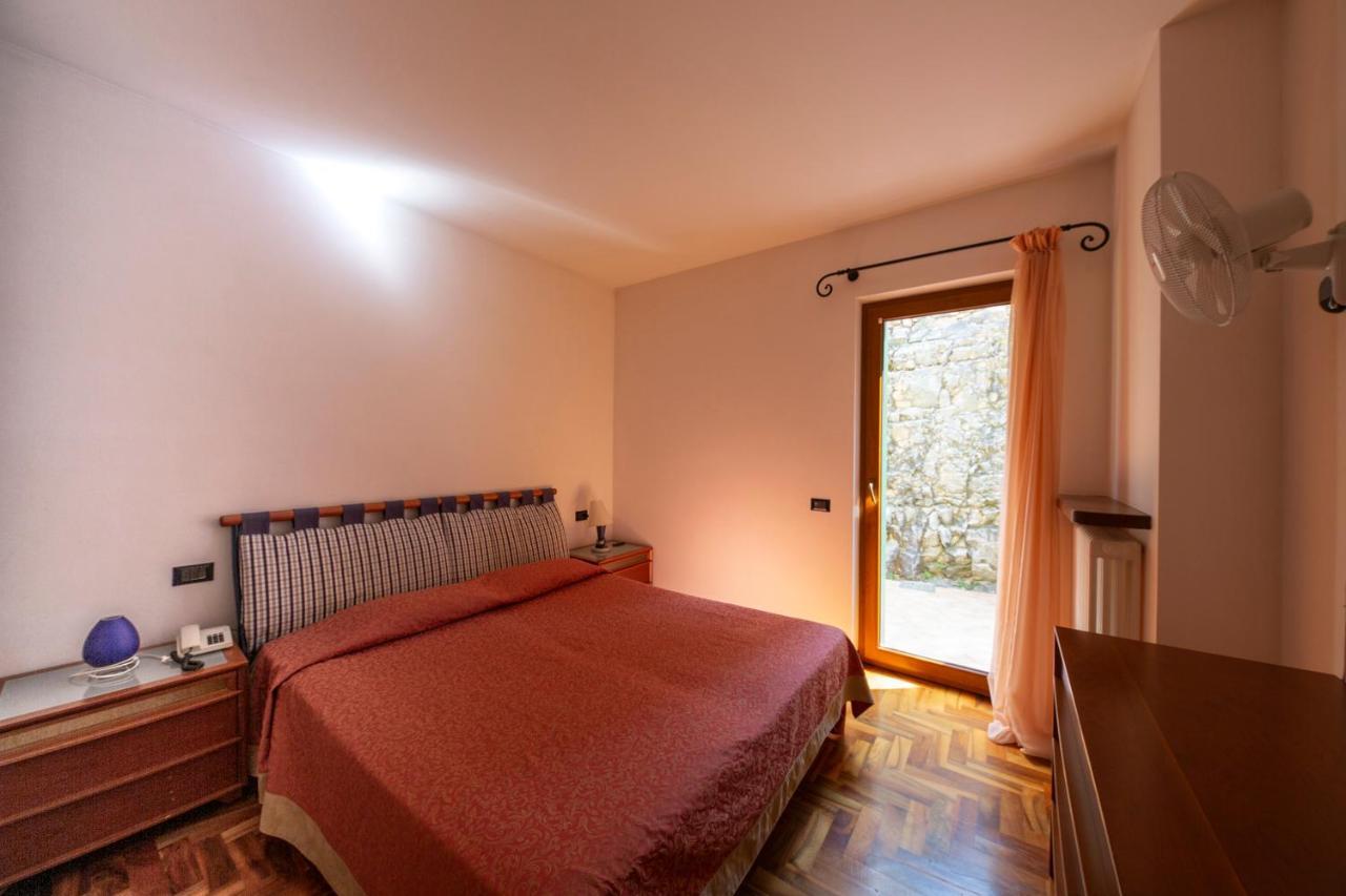Residence Castelli Brenzone sul Garda Exterior foto
