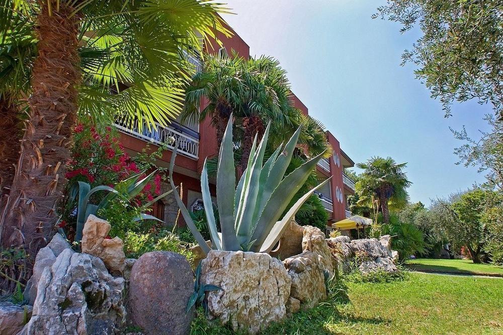 Residence Castelli Brenzone sul Garda Exterior foto