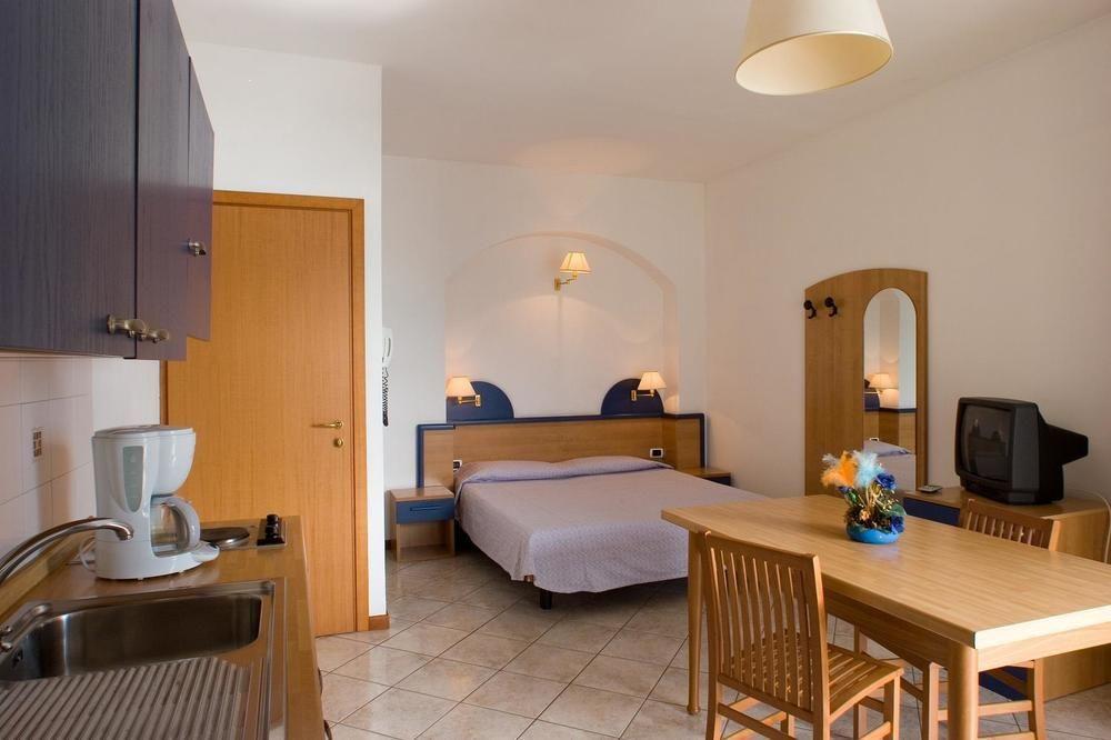 Residence Castelli Brenzone sul Garda Exterior foto