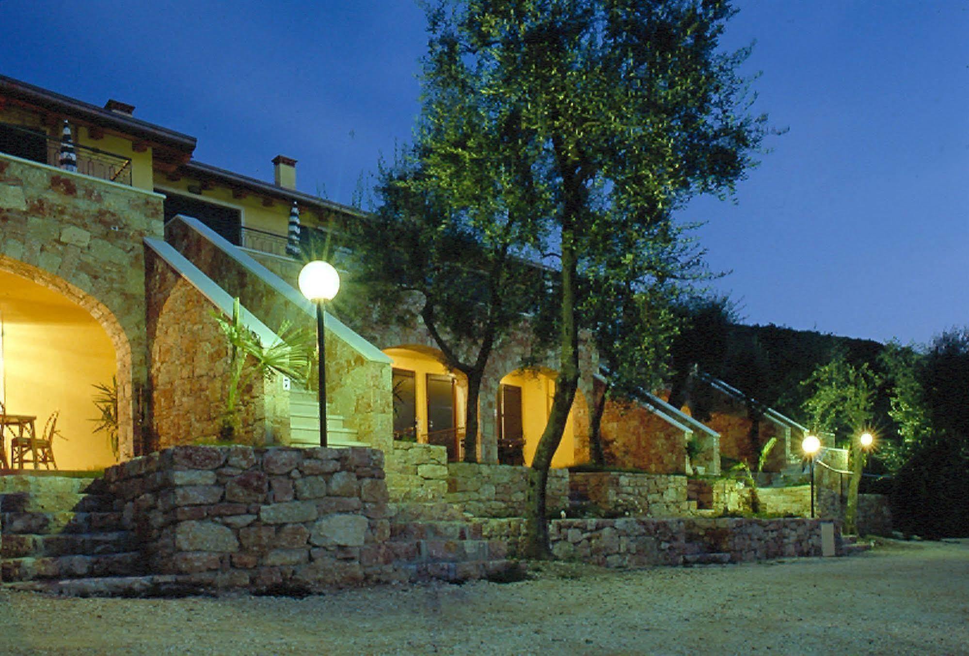 Residence Castelli Brenzone sul Garda Exterior foto
