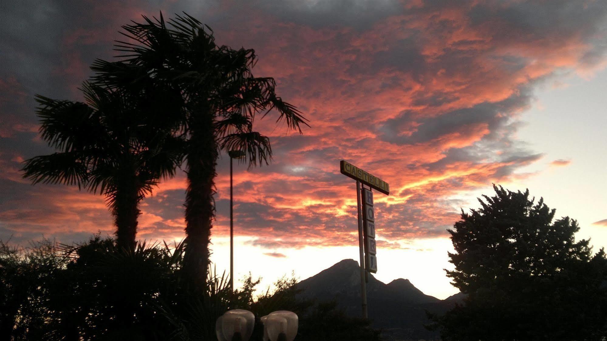 Residence Castelli Brenzone sul Garda Exterior foto